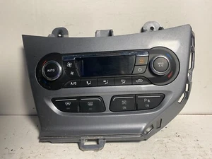 Ford Focus Mk3 2011-2014 - digital climate heater control panel - breaking - 303 - Picture 1 of 8
