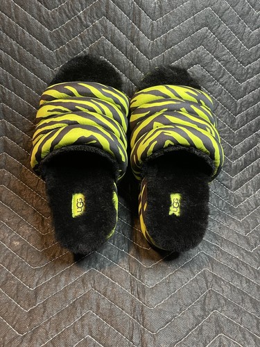 NUOVO! UGG S N 1127075 Taglia 7 Treadlite. Perfetta comoda vestibilità.