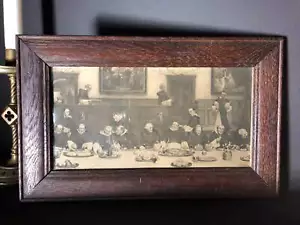 Antico quadro/stampa con cornice bianco e nero Dendy Sadler stampa intitolata Venerdì - Foto 1 di 9