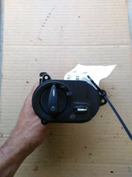 Interruptor de luz principal Ford Focus 2006 76516 Foto 1 de 4
