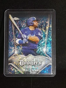Max Muncy 2022 Topps Chrome Pinstripes Refractor P-18 LA Dodgers - Picture 1 of 2