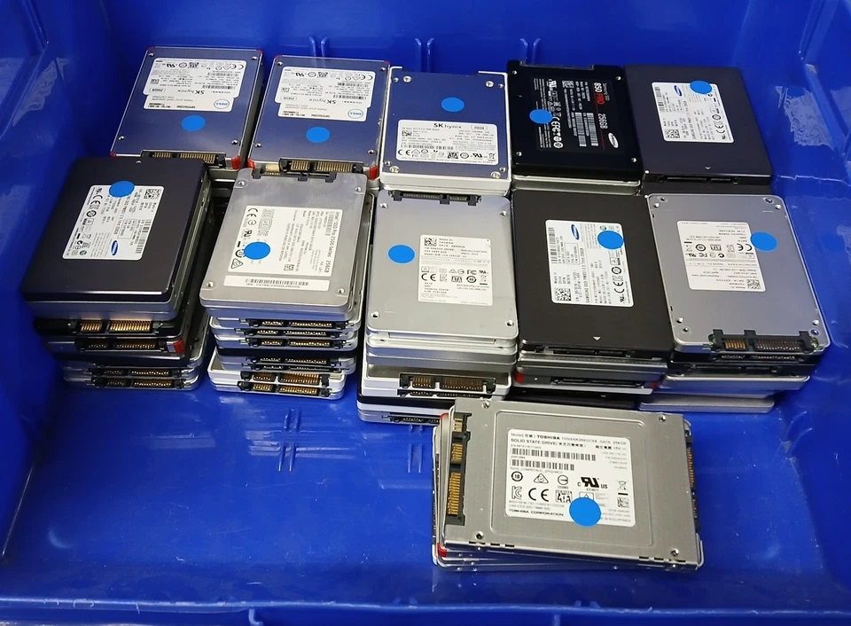 *LOTE DE 108* 256GB 2.5" SSDs SATA | Marcas mixtas Foto 1 de 1
