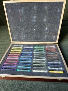 Winsor e Newton set 48 pezzi pastello morbido per artisti in custodia di legno M470 - Foto 1 di 12