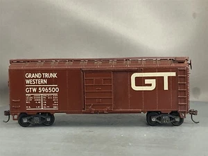 Roundhouse - Grand Trunk Western - 40' Box Car # 596500 - Picture 1 of 6