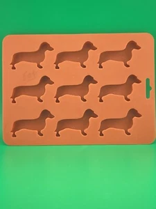 NUOVO vassoio cubetto di ghiaccio in silicone bassotto Wienie cane cioccolato gelatina stampo festa - Foto 1 di 4