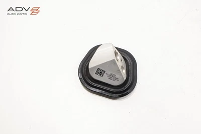 2019-2021 AUDI A8 L S8 AC AIR CONDITIONING REFRIGERANT LINE CONNECTOR PLATE OEM - Image 1 of 4