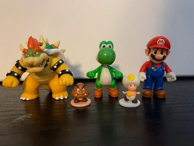 Lote de bonecos colecionáveis de Super Mario - Imagem 1 de 3