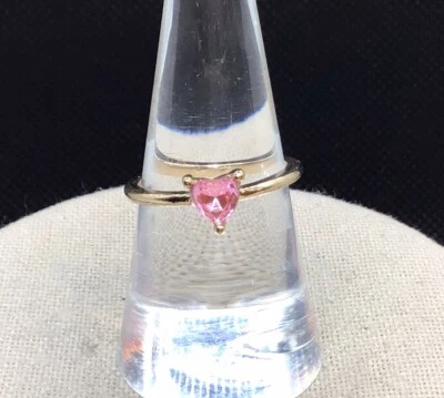 Gold Tone Pink Plastic Heart Stone Fashion Ring Sz 7.5 F423 - Image 1 of 3
