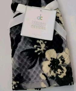 DEBORAH CONNOLLY FLORAL BLACK & WHITE Fingertip - SET OF 2 - NWT - Picture 1 of 5