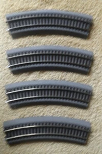 Roco LINE   42522    (Spur H0)    4 Stück  Gleis gebogen  R2  (C-Gleis)  - A2 - Bild 1 von 2