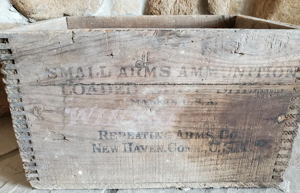 Caixa de munição de madeira vintage Winchester Repeating Arms Co New Haven Conn EUA - Imagem 1 de 4