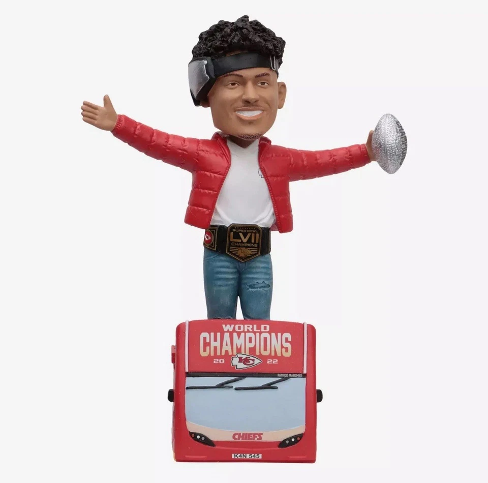 Patrick Mahomes Kansas City Chiefs Super Bowl Champs LVII Парадный Автобус с Болванкой - Изображение 1 из 1