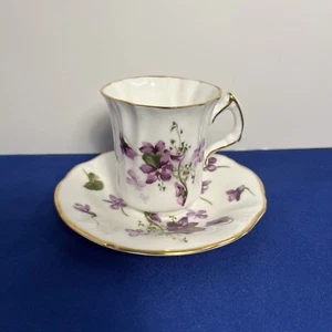 Hammersley England Bone China VICTORIAN VIOLETS 2 3/4" Flat Cup & Saucer Set - Picture 1 of 4