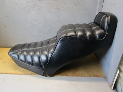 YAMAHA XJ750 SECA MAXIM 1982-83 MONTAJE DOBLE ASIENTO P/N 15R-W2472-00-00 VINTAGE Foto 1 de 4