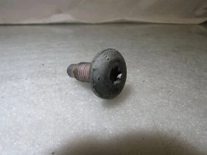 Vauxhall Vivaro Mk2 renault trafic Steering wheel mount bolt - Picture 1 of 3