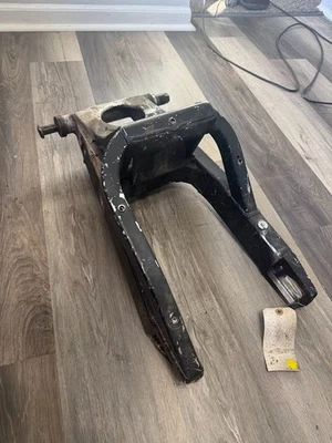 Brazo basculante suspensión trasera yamaha yzfr6 yzf r6 01 02 1999 2000 2001 2002 Foto 1 de 4