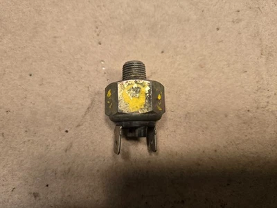 Interruptor de luz de freno MG MGB C16062A Foto 1 de 4