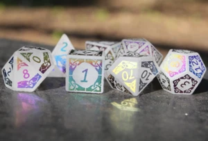 Juego de 7 dados semipreciosos de cuarzo blanco ionizado Dragon's DND RPG 5e - Imagen 1 de 8