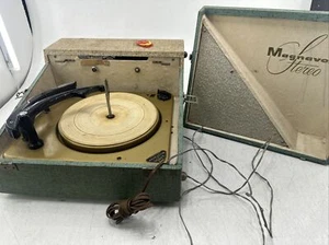 VINTAGE MAGNAVOX PORTABLE TUBE STEREO SUITCASE RECORD PLAYER TURNTABLE 1960's - Picture 1 of 24
