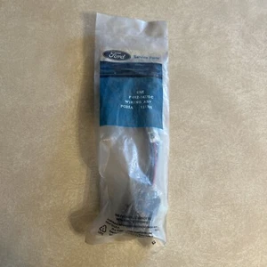 NEW NOS 1994 - 1997 FORD F700 F800 w TILT HOOD HEADLIGHT HARNESS WIRING PIGTAIL - Picture 1 of 9