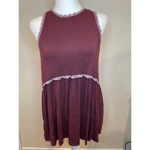 POL weinrot bestickte Details fließendes Babydoll Tank - Bild 1 von 5