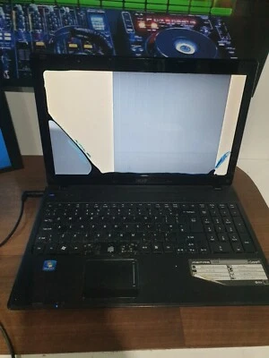 E1488 ACER ASPIRE 5253 15.6" Laptop AMD E-350 @1.60GHz 2GB smashed screen - Image 1 of 4