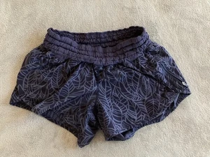 Lululemon Tracker Short II Damen 6 Pretty Palm Cadet Blue Greyvy 2 Way Stretch - Bild 1 von 4