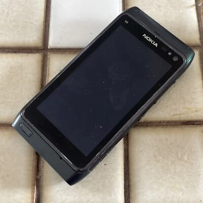 Original Nokia N8 3G WIFI GPS 12MP 3.5" Gamimg Touchscreen Symbian CameraPhone - Image 1 of 4