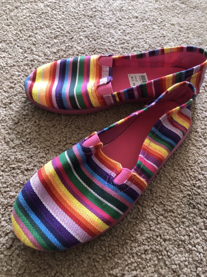 Sapatos femininos tamanho 2 listras slip on airwalk novos com etiquetas - Imagem 1 de 4