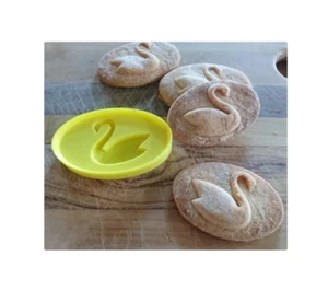 Schwan Plätzchen Gebäck Keksausstecher Glasur Fondant Backen Ton Vogel Insekt süß  - Bild 1 von 3