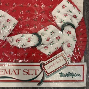Vtg Christmas Placemat 1Set Quilt Napkin Ring Town Country Linen 12 Pc Red Green - Picture 1 of 24