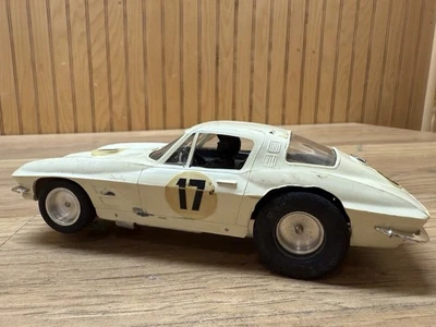 Rare Vintage 1960’s Kogure Corvette Sting Ray Slot Car 1/24 # 17 Motor runs - Image 1 of 4