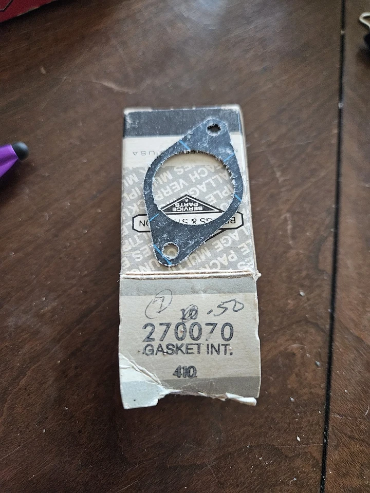 Junta de admisión Briggs & Stratton 270070 Foto 1 de 1