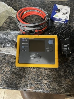 Registrador de potencia trifásico Fluke 1735 con juego flexible trifásico 3000A blindado nuevo Foto 1 de 4