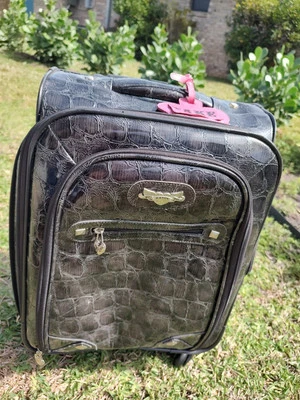 Equipaje de diseñador Kathy Van Zeeland Croco PVC ligero expandible negro 21,5" Foto 1 de 4