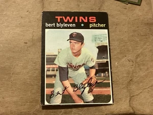 1971 Topps Bert Blyleven RC #26 ~ Hall of Fame Rookie Card - EX - Corner Wear - - Picture 1 of 2