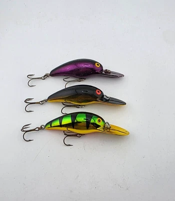 (3) Bomber Model A 7A Screw Tail Crankbaits Screwtail Fishing Lures Lot of 3 - Image 1 of 4