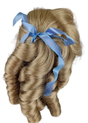 Peluca de pelo para muñeca IMSCO 352124 Bridgette miel 12/13 rizos cinta azul nueva con etiquetas Foto 1 de 4