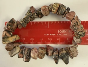 NATURAL STONE STRETCHY CHIP BRACELET 3" TO 4" ESTATE HEIRLOOM ST PAUL MN - Picture 1 of 2