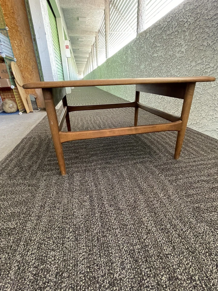 Винтажный современный датский квадратный журнальный/боковой столик Gunnar Schwartz середины века из тика - Изображение 1 из 4