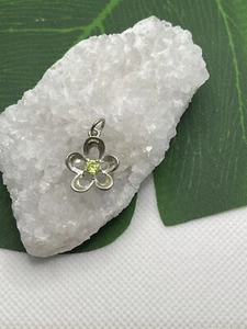 Sterling Silber grüner Stein / Peridot (?) Zierlicher Anhänger / Charm - Bild 1 von 5