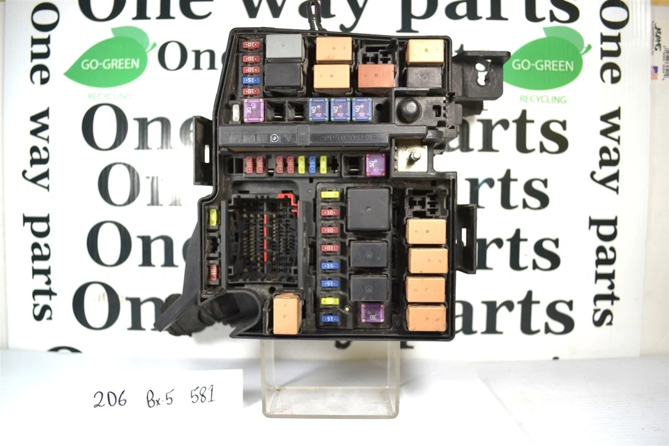 VS912004C070M0 起亚 Spectra 2013-15 FuseBox 继电器接线单元模块 2D6 581 B5 — 第 1/4 张图片