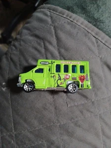 1998 Matchbox GREEN SCIENCE VAN Chevy Transport Bus - Picture 1 of 6
