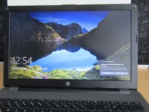 HP 250 G6 [15,6'', Core i5, 8GB RAM, 256 GB SSD, Win11 Pro] Grau - Bild 1 von 10