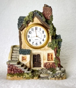 VTG. Country Cottage Hand-painted, Resin House Desk Mantle Quartz Clock Works - Picture 1 of 4
