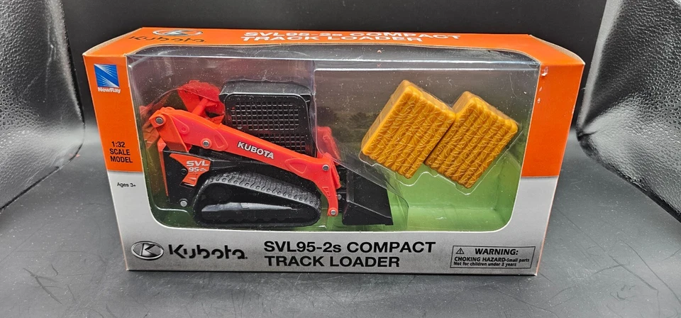 Kubota Compact Track Loader 1:32 Scale - SVL95-2S - NEW - Image 1 of 3