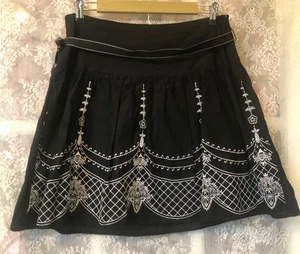 Minifalda Speechless Med negra blanca bordada calce y acampanada forrada con cinturón - Imagen 1 de 5