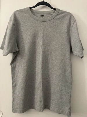 Uniqlo Men's Crew Neck Gray T-Shirt Medium - Image 1 of 4