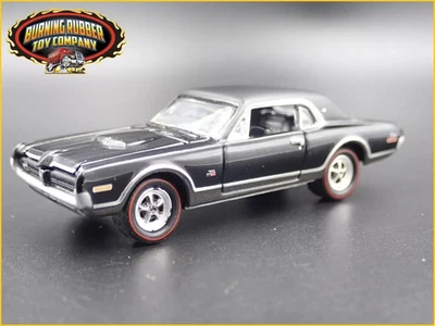1968 Mercury Cougar GTE Nero 1/64 Scala da Collezione Diorama Modellino Auto - Immagine 1 di 4