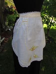 Vintage / Antik Baumwolle Elfenbein Schürze mit Spitzenborte & bestickten Blumen - Bild 1 von 6